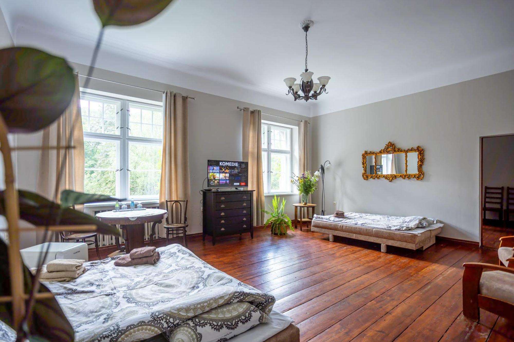 Palac Mysliwski Orle Solutions Mirosławiec Exterior foto